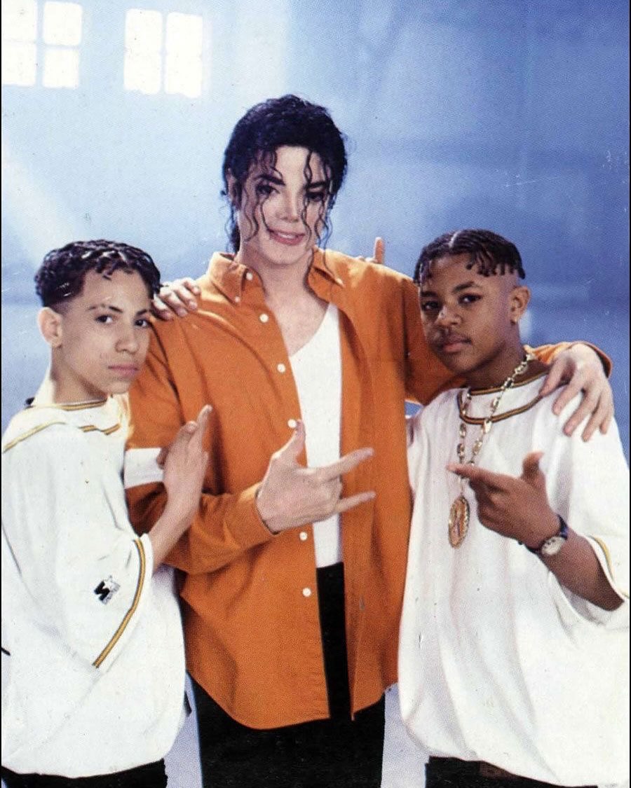 michael jackson, kriss kross & michael jordan on the set of jam 🔥 (‘92) #michaeljackson #krissk